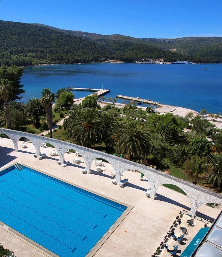 Helios Sunny Apartments By Valamar Stari Grad  Extérieur photo
